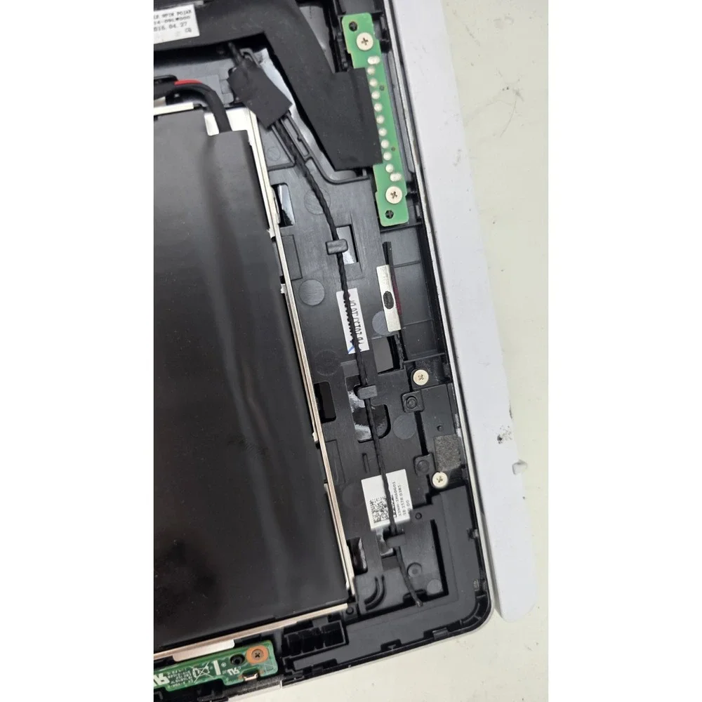 Acer Aspire SW5-012 2-in-1 Multi-Touch Laptop tablet 1.33 GHz